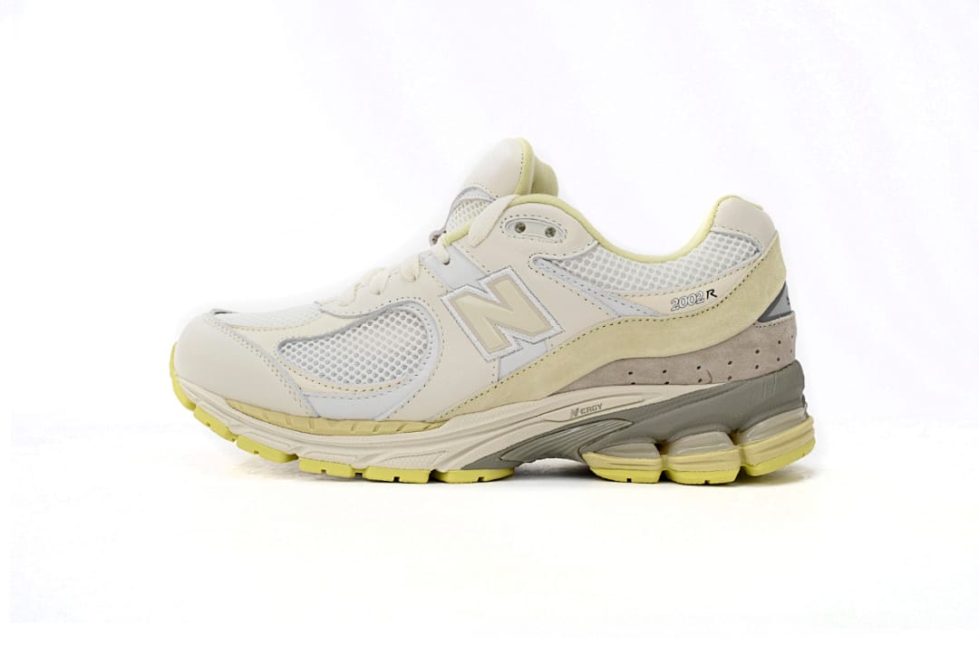 New Balance 2002R