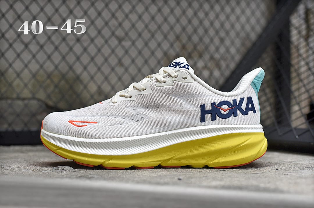 HOKA Clifton 9 'Eggnog'