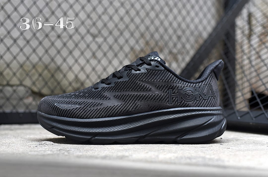 HOKA Clifton 9 'Triple Black'