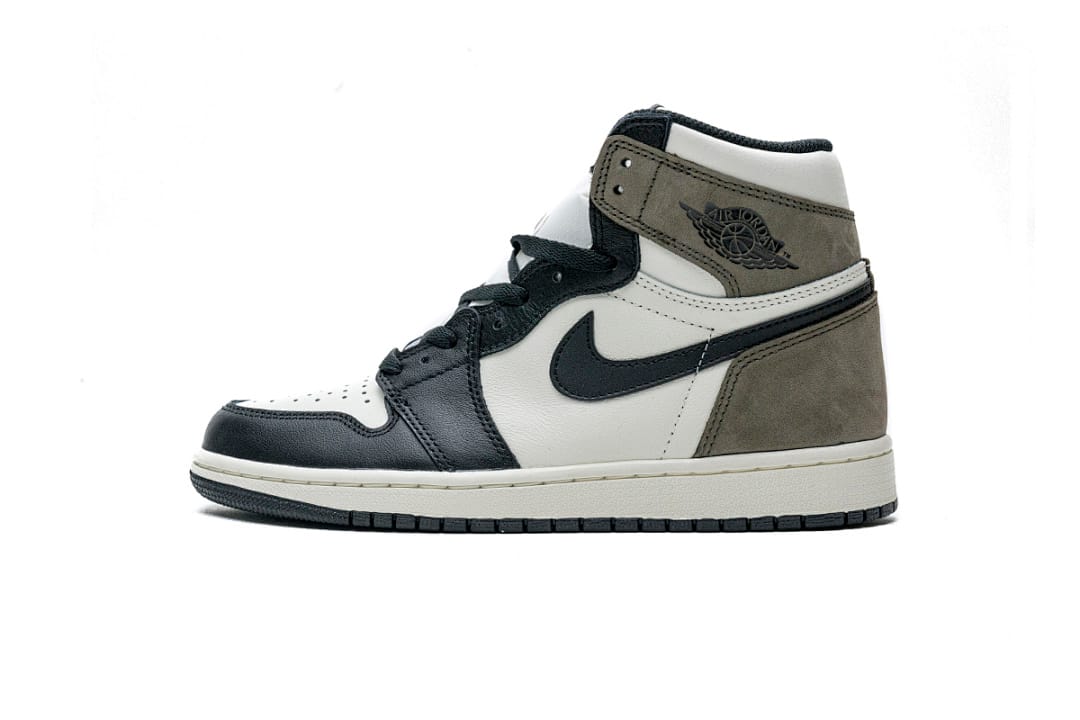 Air Jordan 1 Retro High OG Dark Mocha (Colorway 3)