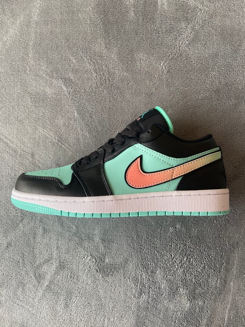 Air Jordan 1 Low SE Tropical Twist