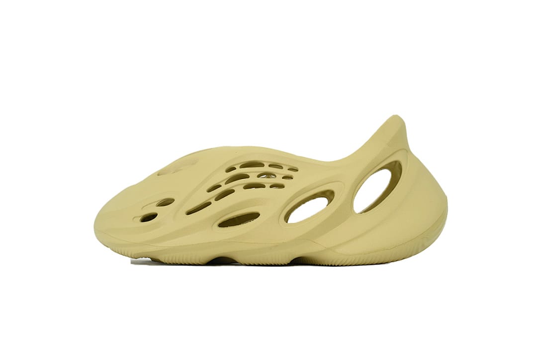 Adidas Yeezy Slide A8 Clogs Foam Runner Sulfur