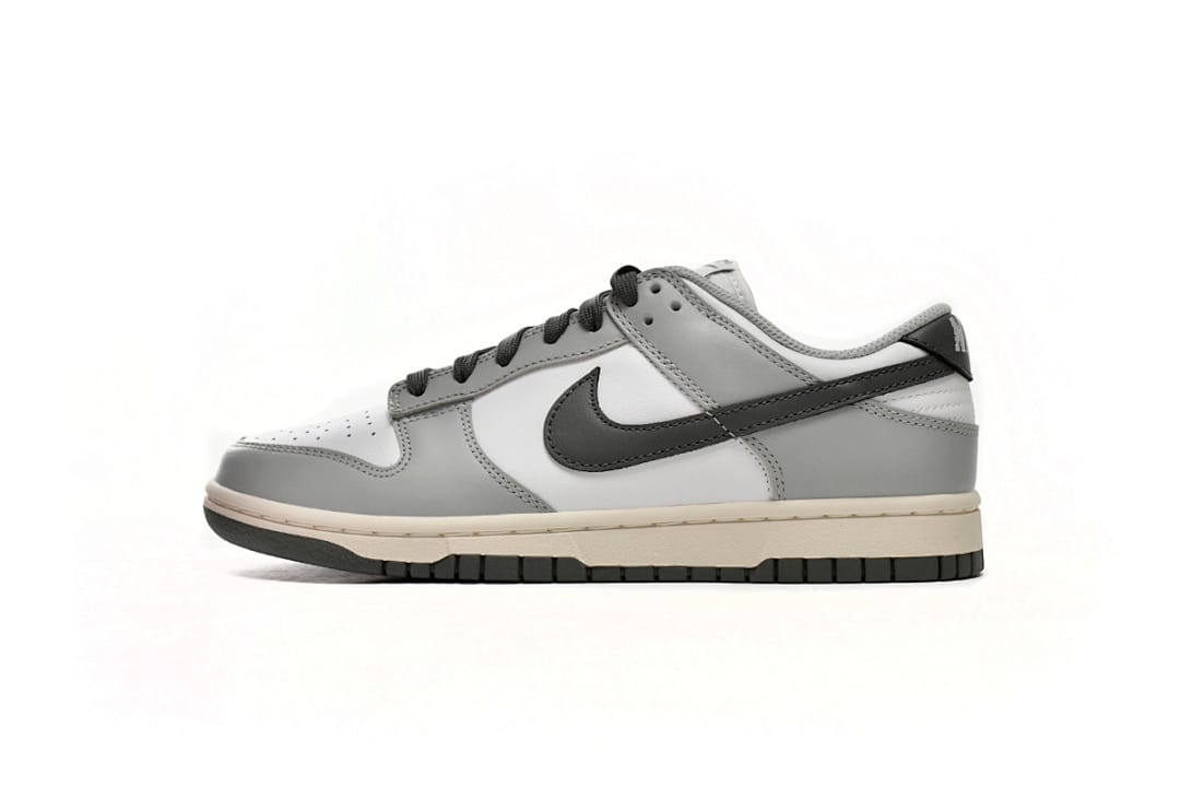 Nike Dunk Low SB AA Edition