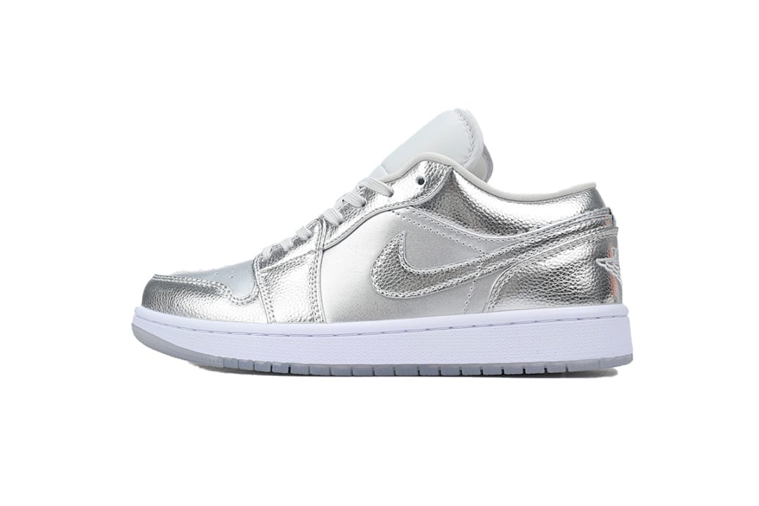 Air Jordan 1 Low WMNS "Metallic Silver"