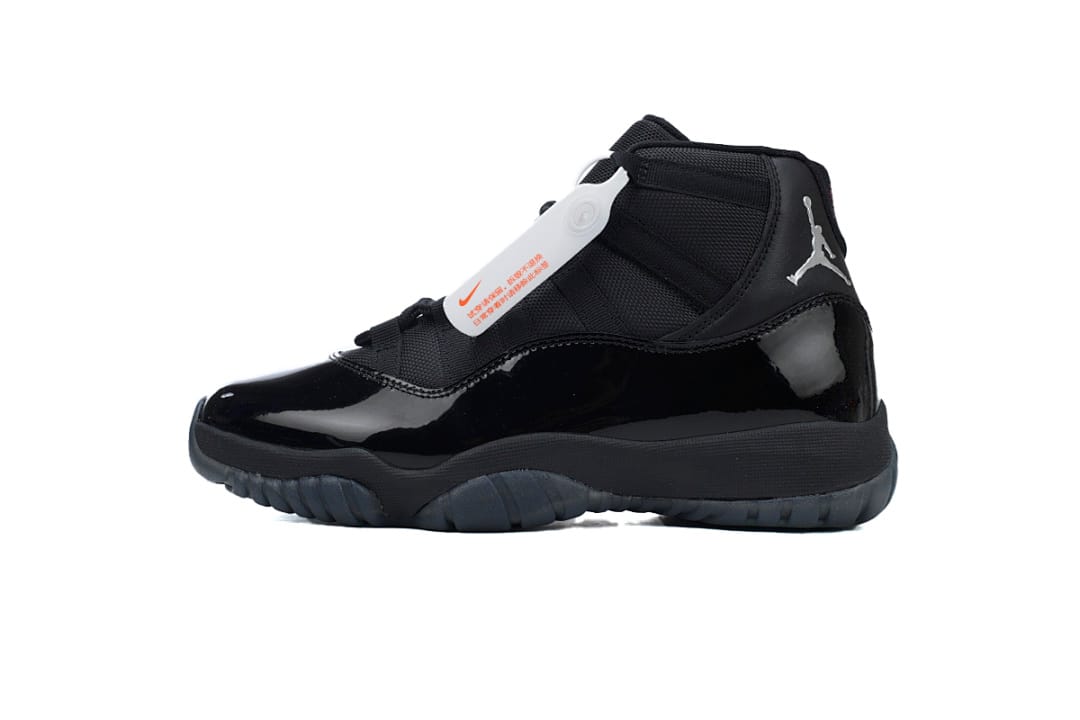 Air Jordan 11 Retro x OFF White "Cap and Gown”