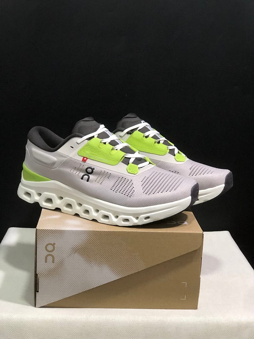 On Cloudstratus 3 'Pearl White'