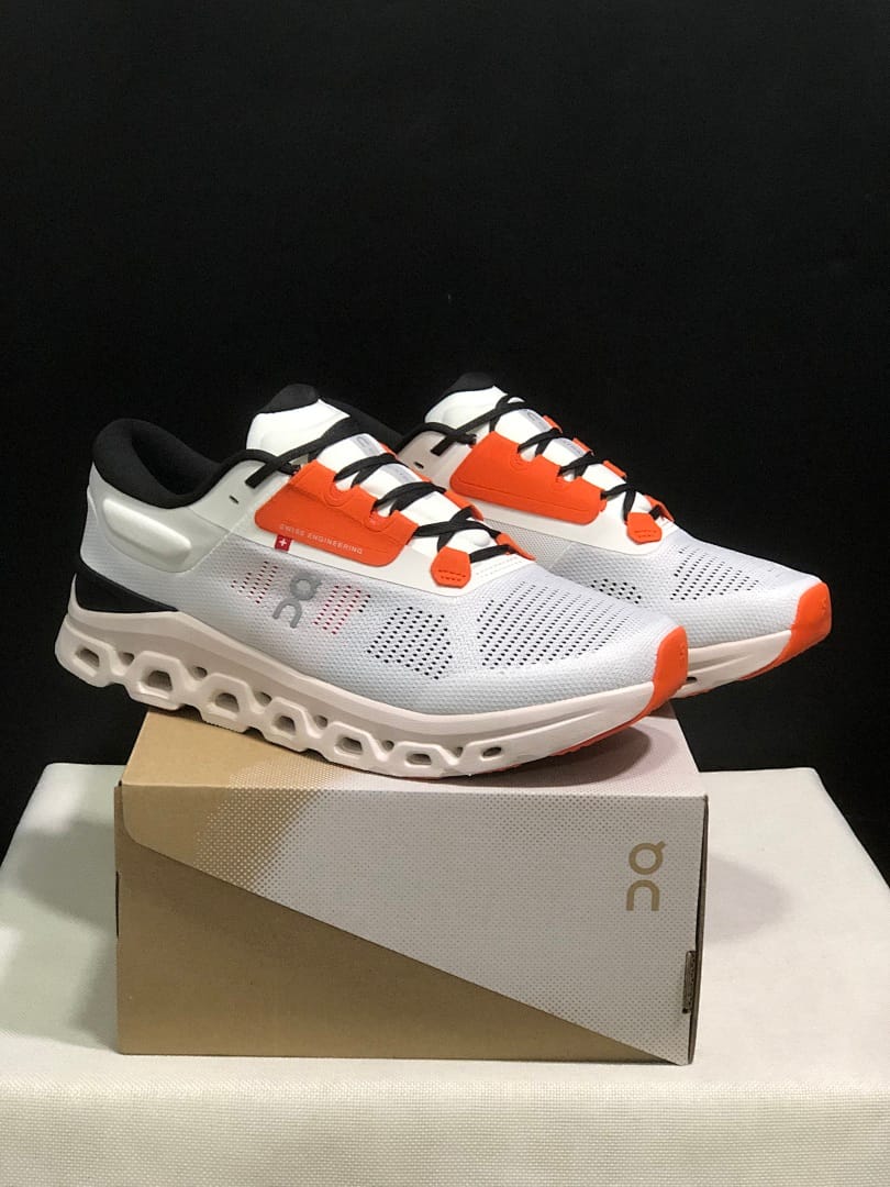 On Cloudstratus 3 'Triple White'
