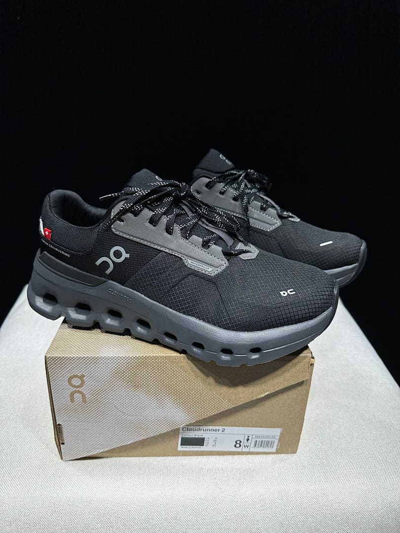 On Cloudrunner 2 'Triple Black'