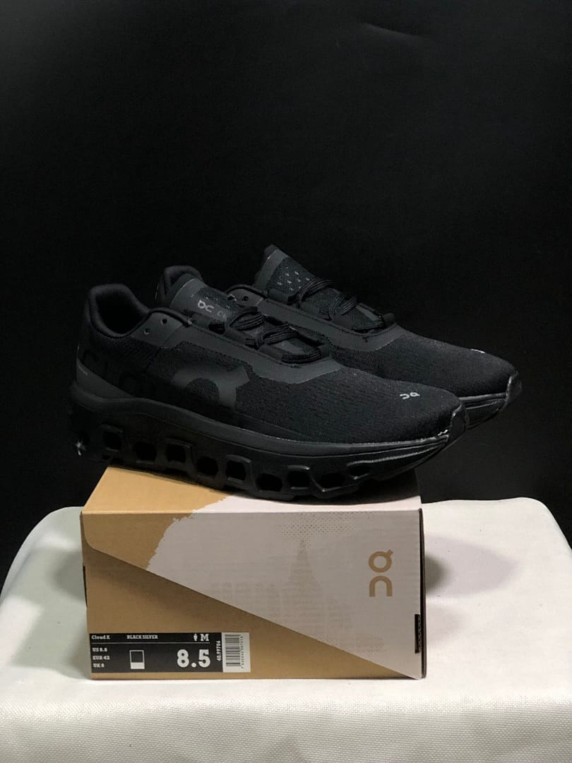 On Cloudmonster 'Triple Black'