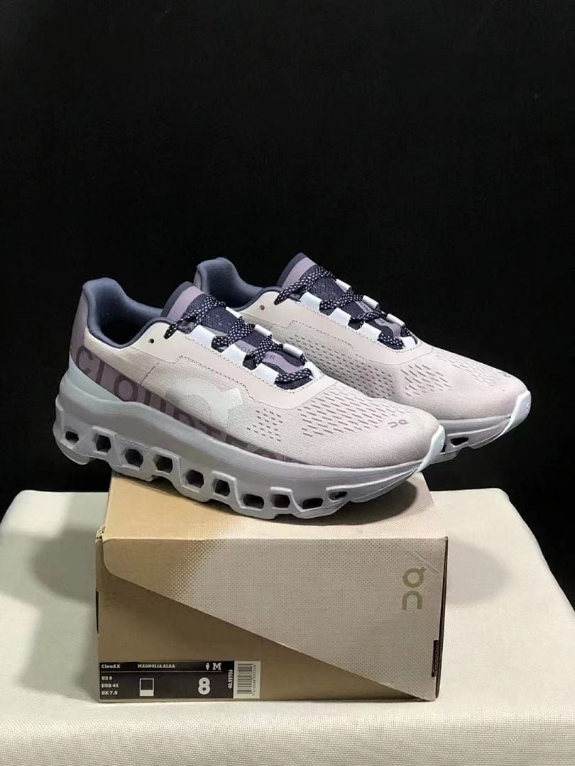 On Cloudmonster 'Pearl White'