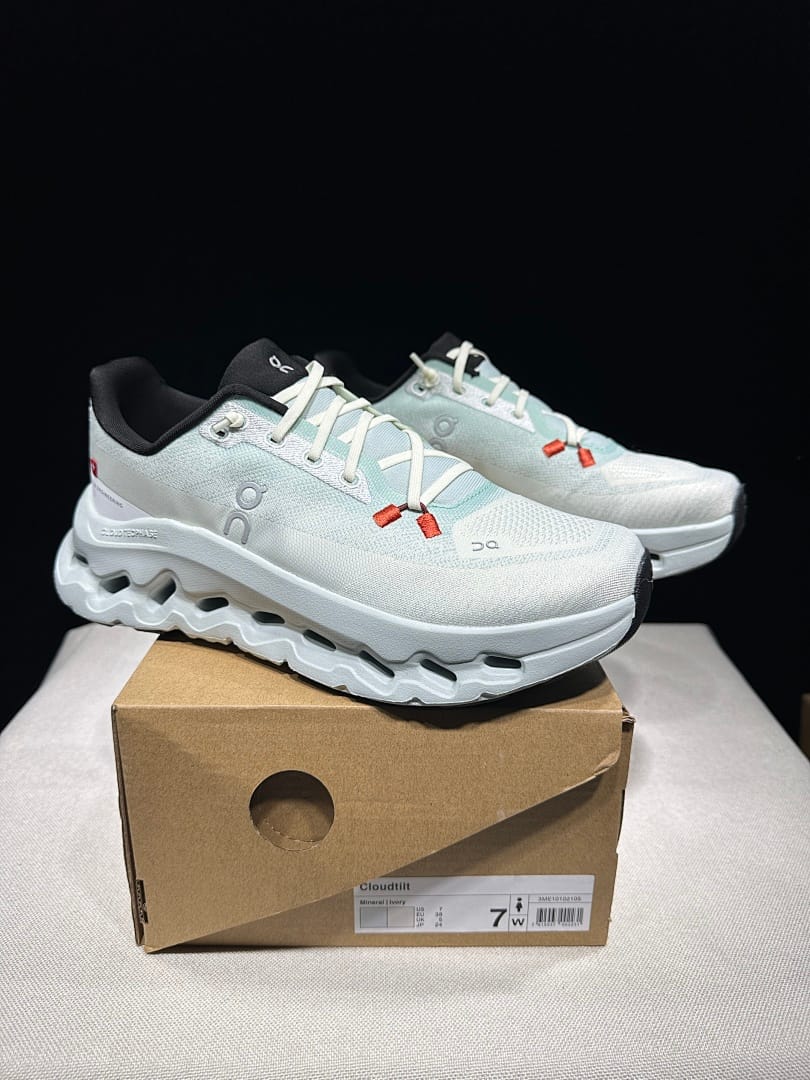 On Cloudtilt Spring 'Ivory' (Colorway 2)