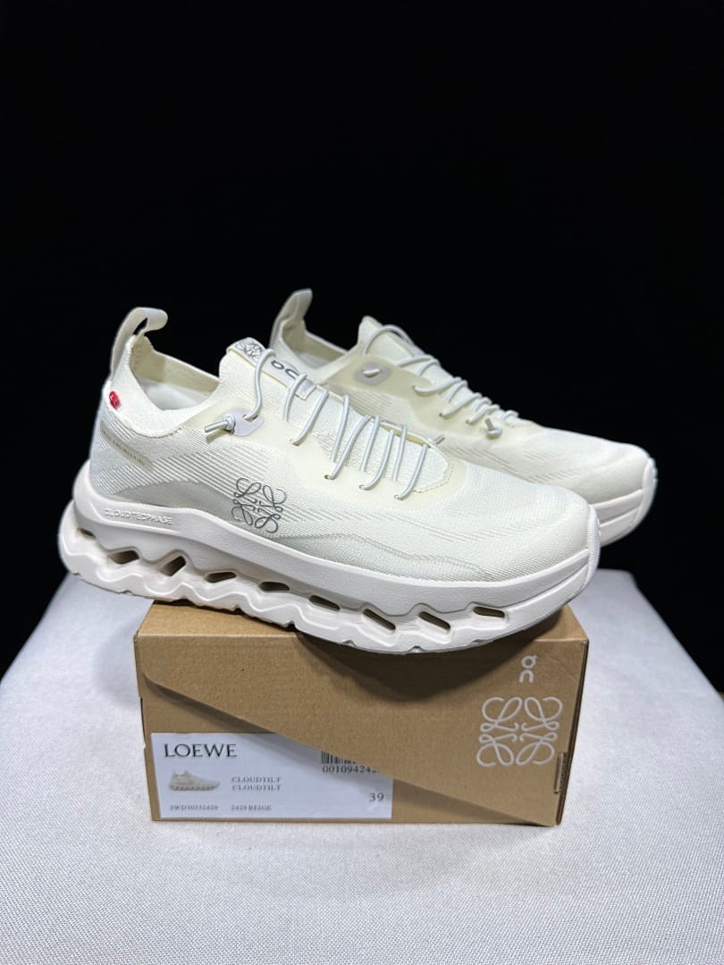 On × LOEWE Cloudtilt 'Off White'