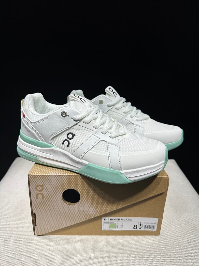 On THE ROGER Clubhouse Pro 'Triple White' (Colorway 2)