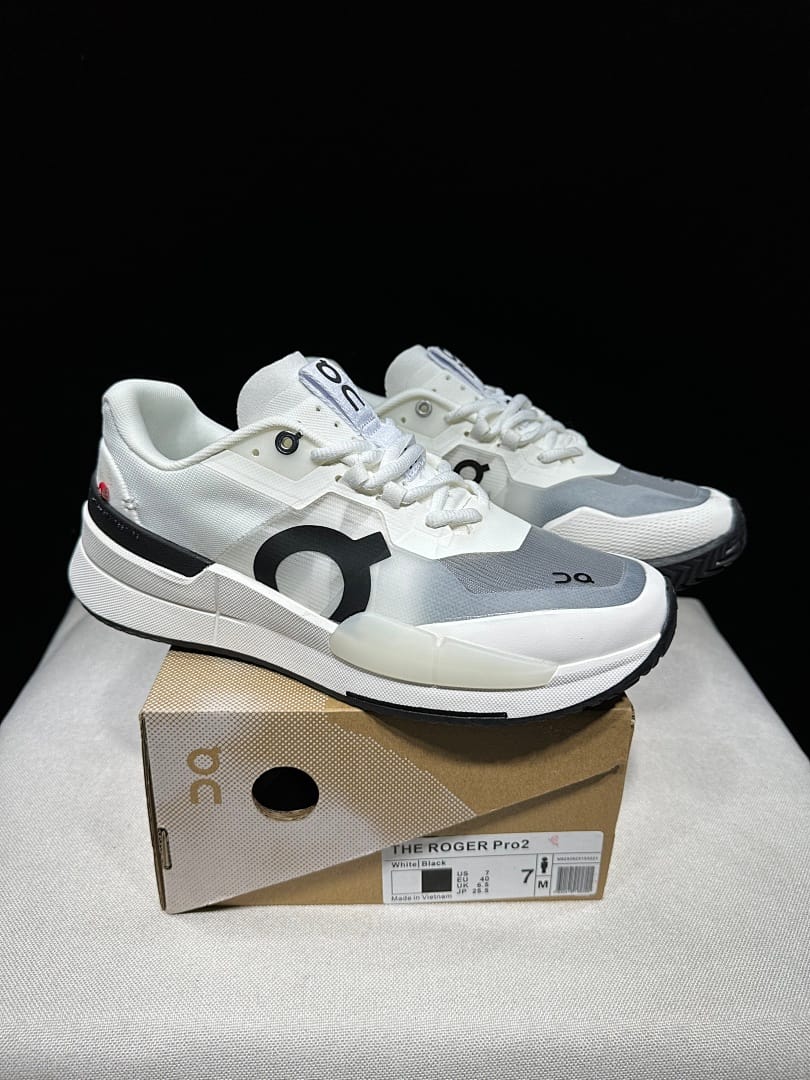 On THE ROGER Pro 2 'White Black'