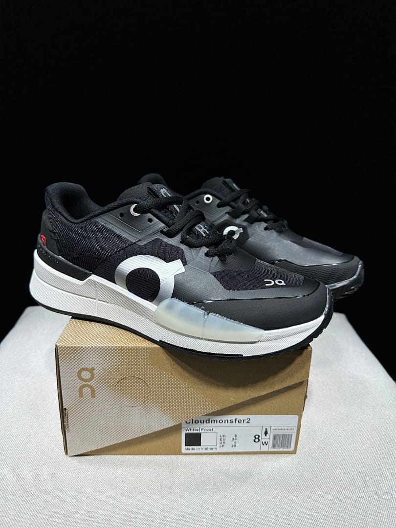 On THE ROGER Pro 2 'Black White'