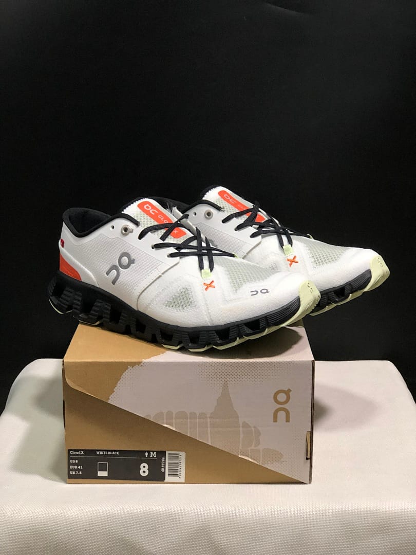 On Cloud X3 Shift 'White Black'