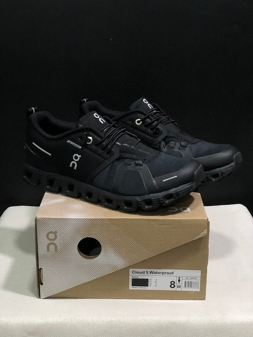 On Cloud 5 'Triple Black' (Colorway 2)