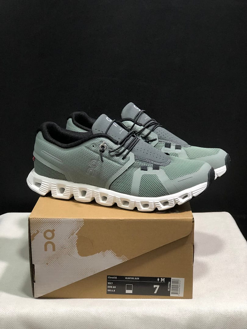 On Cloud 5 (Colorway 32)