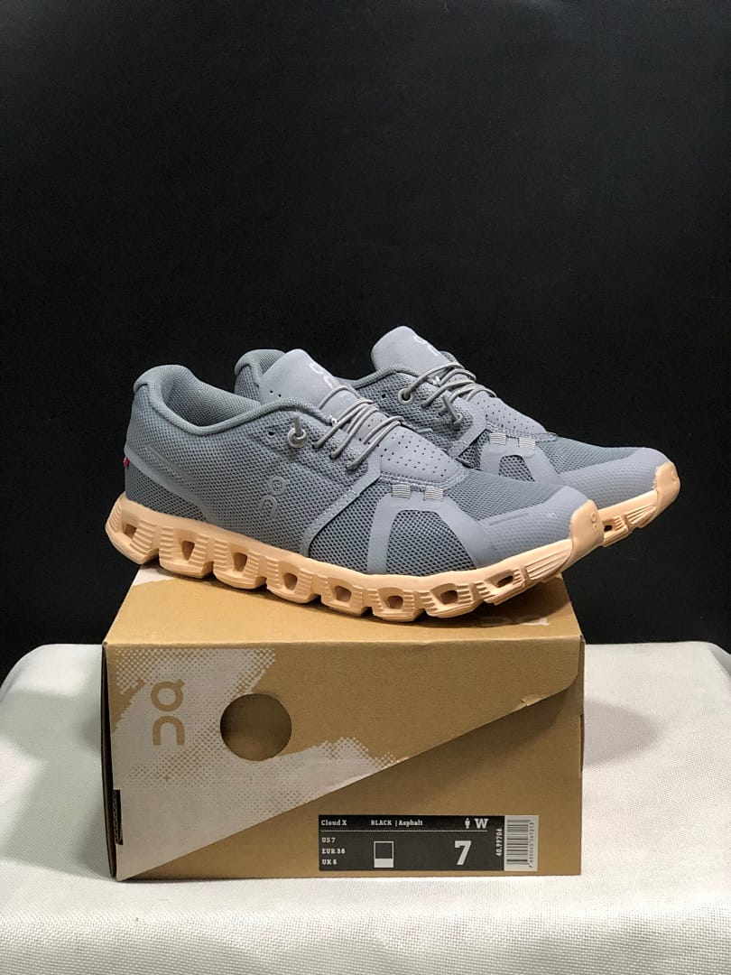 On Cloud 5 (Colorway 22)