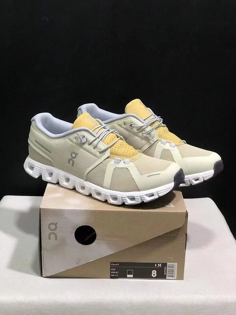 On Cloud 5 (Colorway 10)