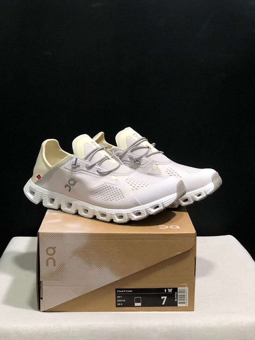 On Cloud 5 Coast (Colorway 3)