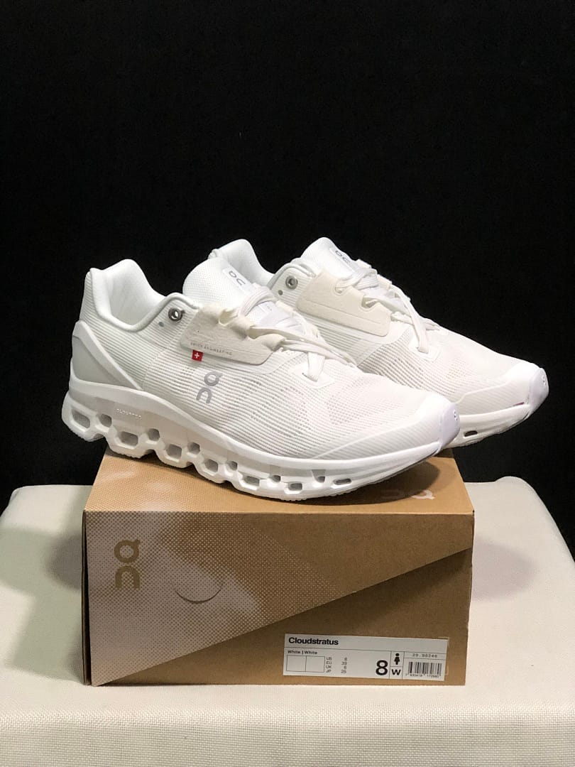 On Cloudstratus 2 'Triple White'