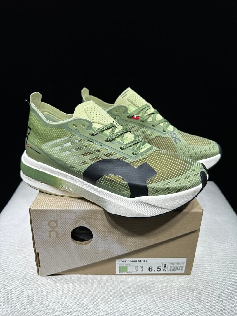 On Cloudspike Amplius 'Dark Green'