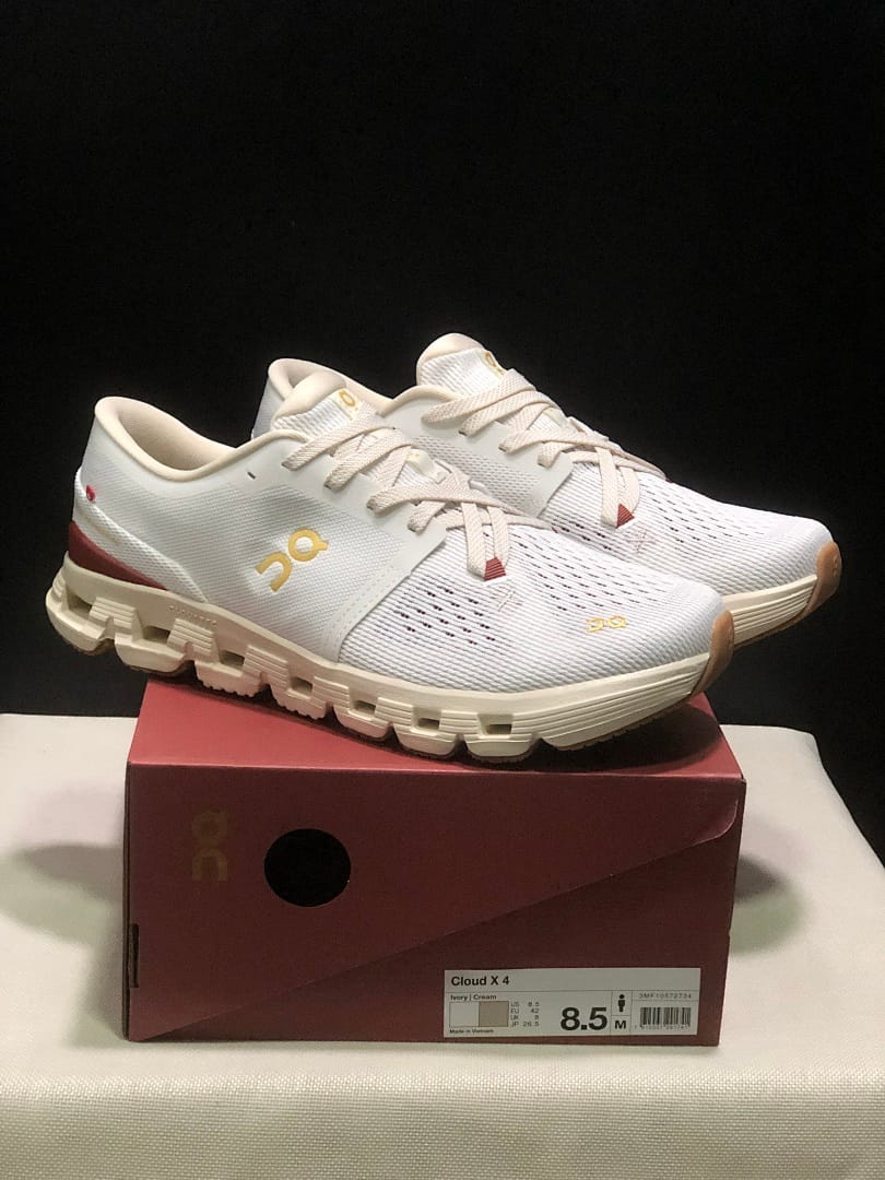 On Cloud X4 (Colorway 16)