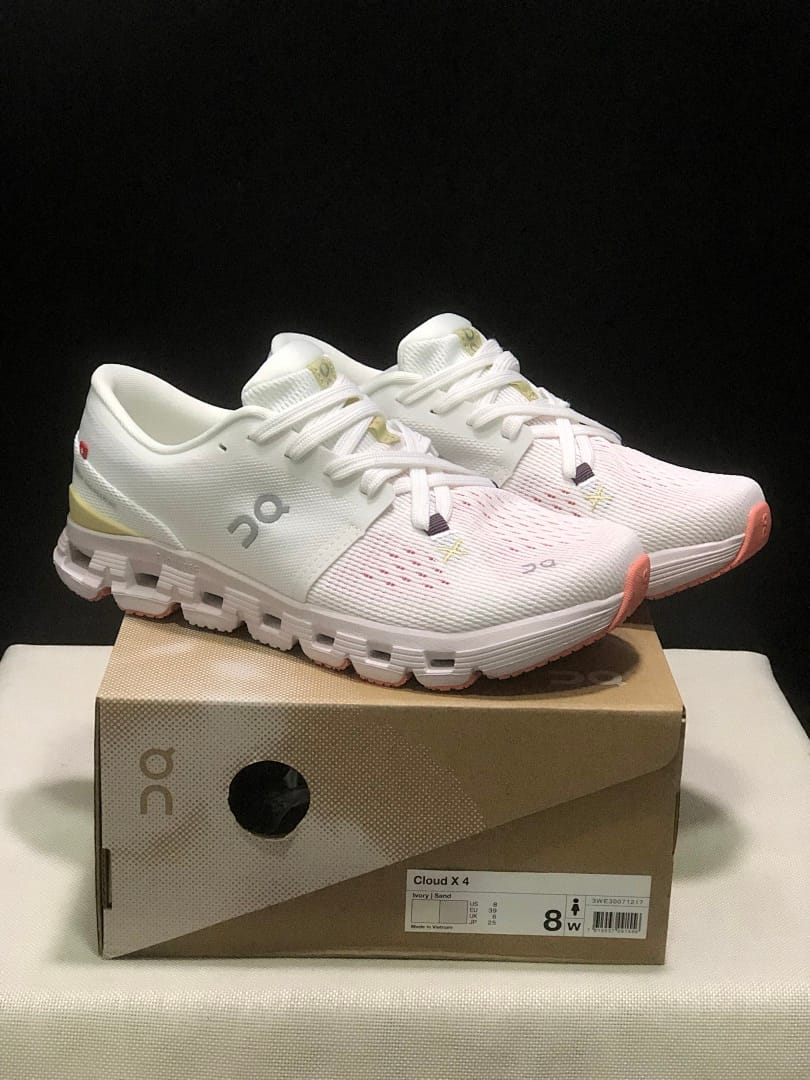 On Cloud X4 (Colorway 15)