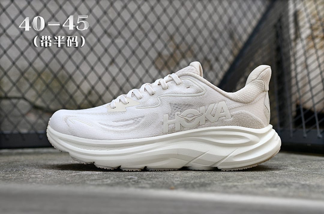 HOKA Clifton 10 'Vanilla'