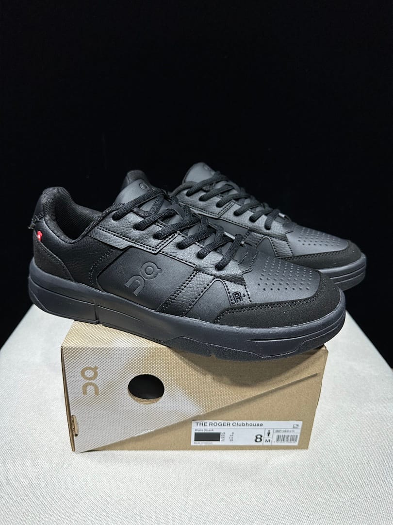 On THE ROGER Clubhouse 3 V2 'Triple Black'