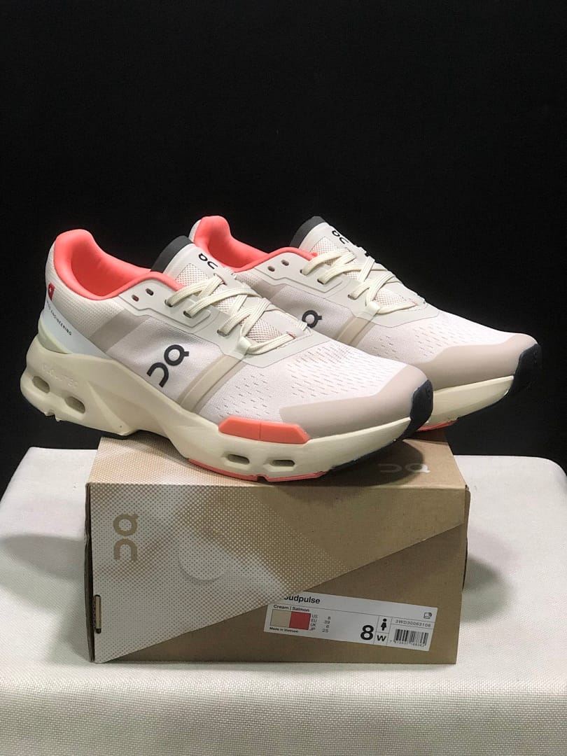 On Cloudpulse 'White Beige'