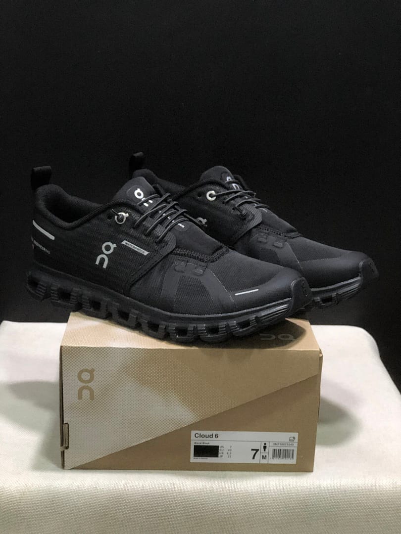 On Cloud 6 'Triple Black'