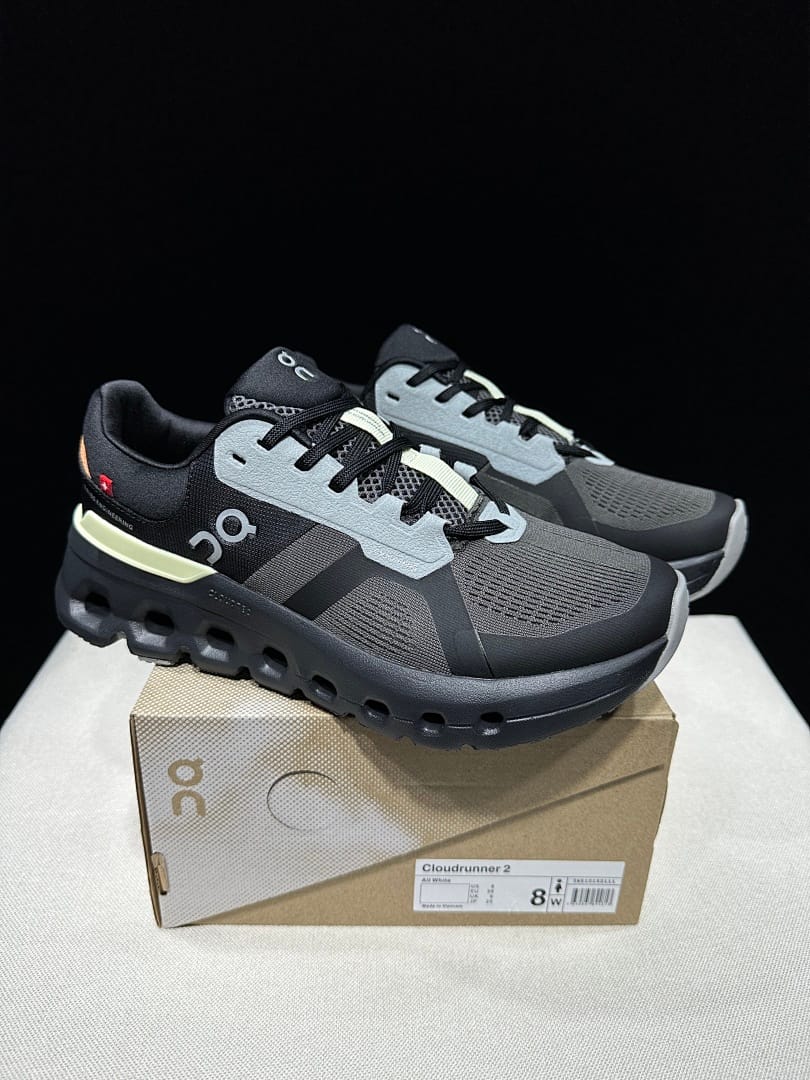 On Cloudrunner 2 'Tangerine'