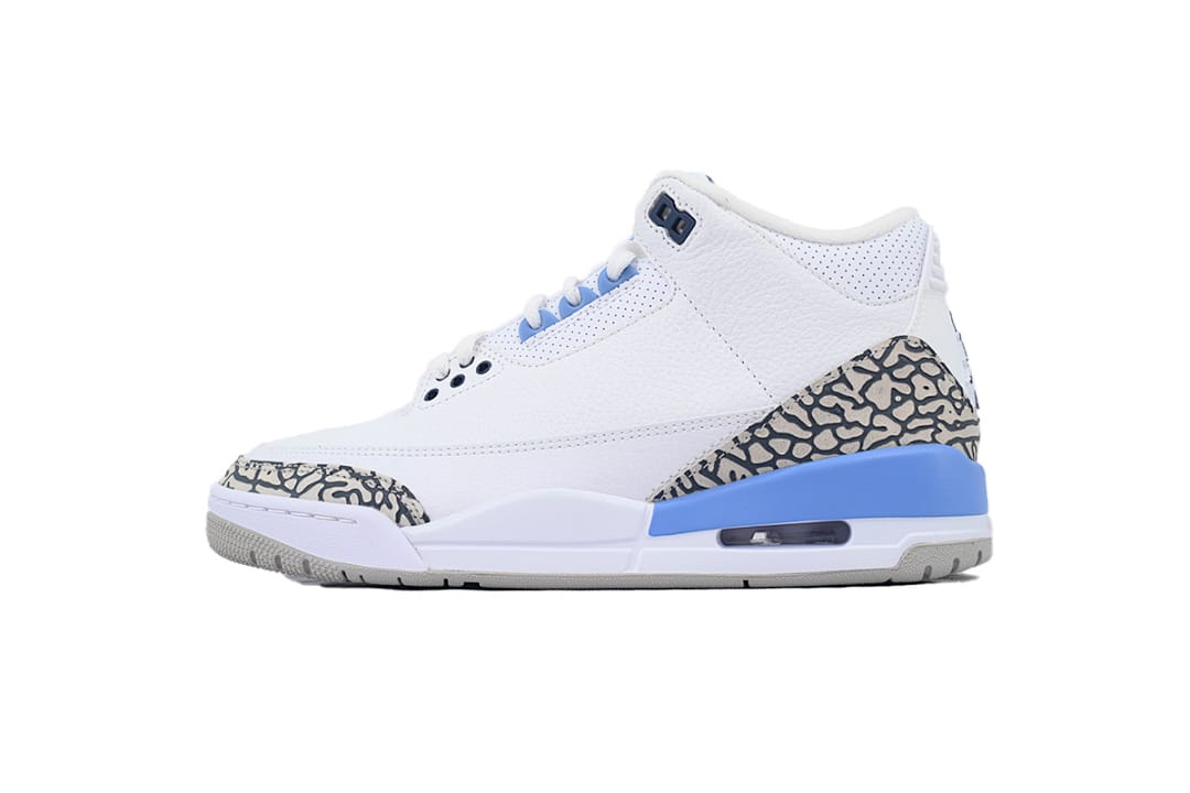 Air Jordan 3 Retro UNC