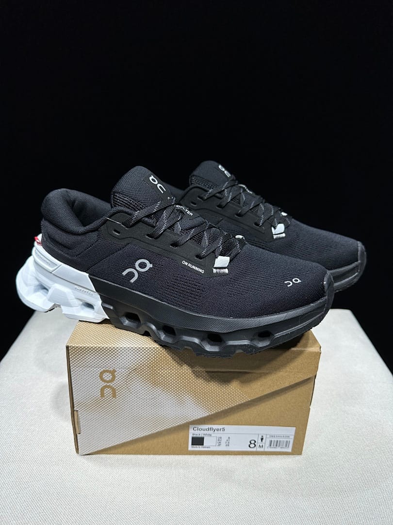 On Cloudflyer 5 'Black White'