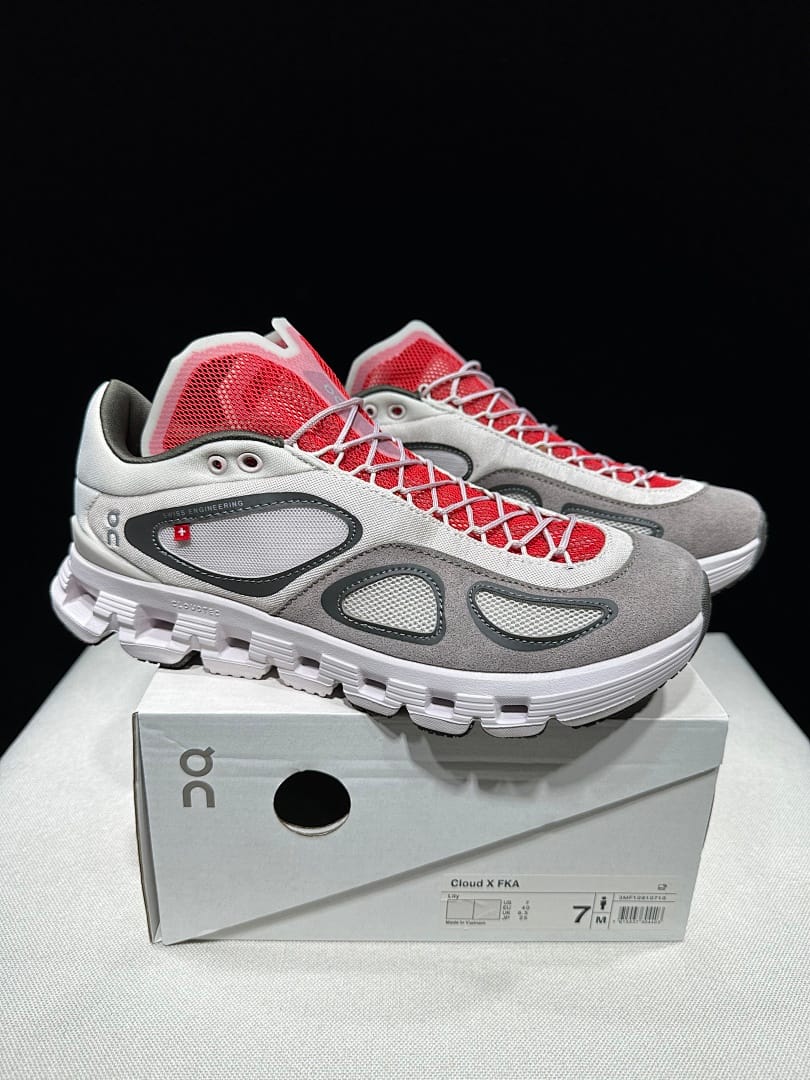 On Cloud X4 FKA twigs (Colorway 2)