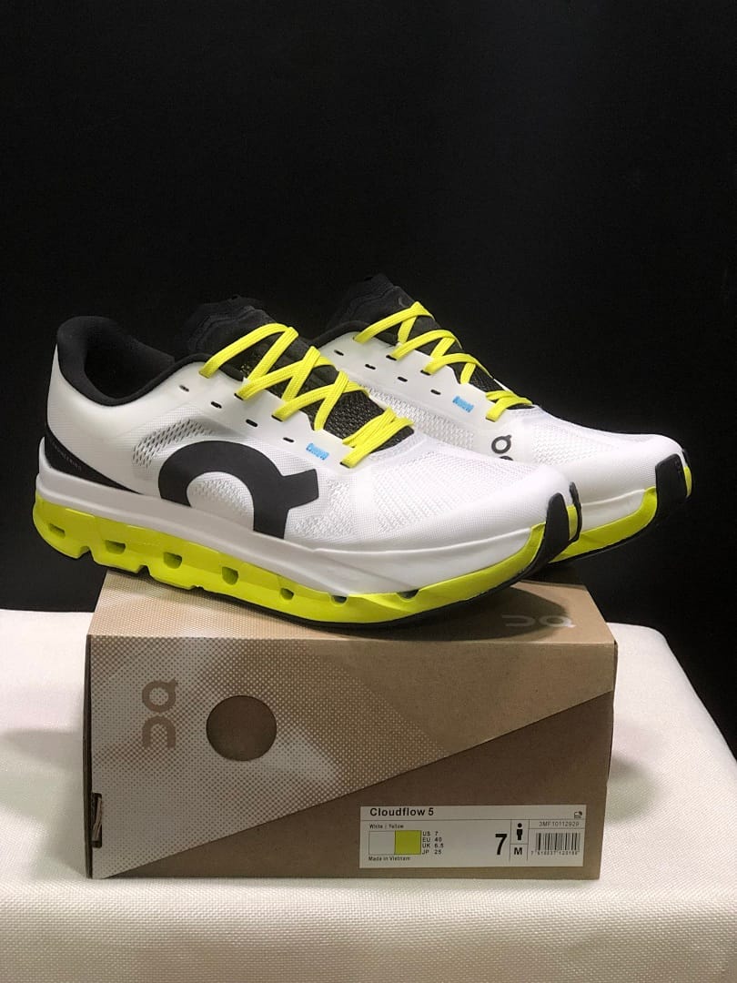 On Cloudflow 5 (Colorway 17)