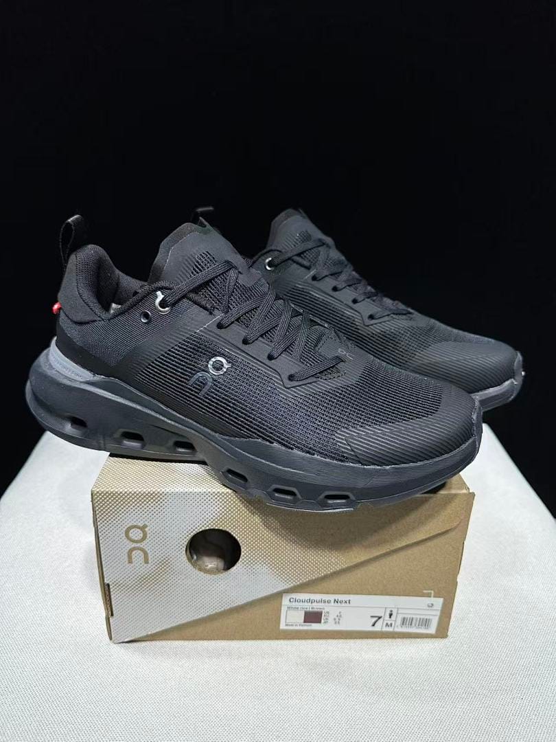 On Cloudpulse Next (Colorway 9)