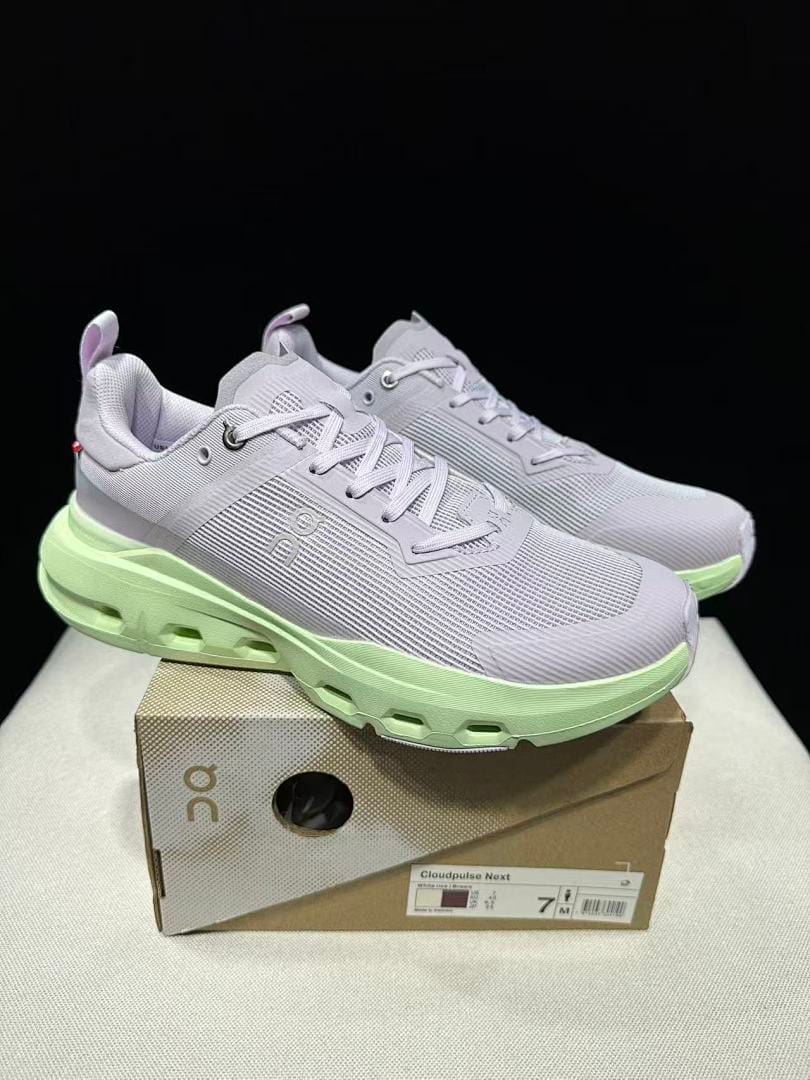 On Cloudpulse Next (Colorway 7)