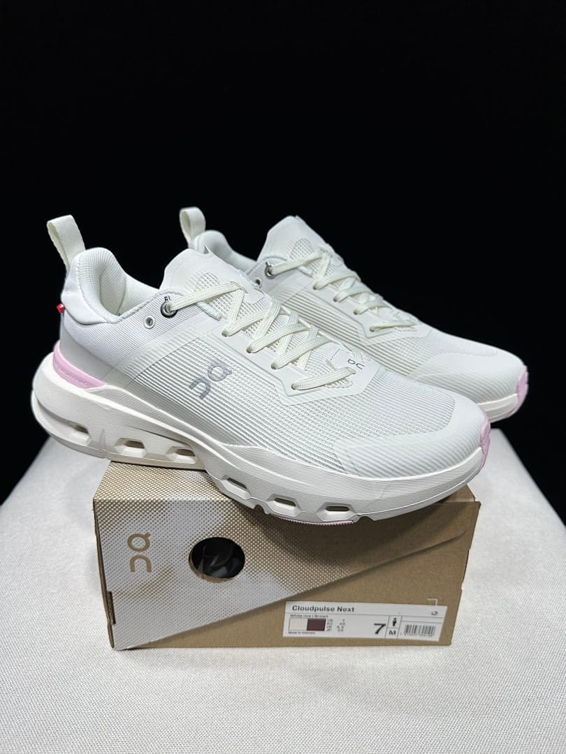 On Cloudpulse Next (Colorway 6)