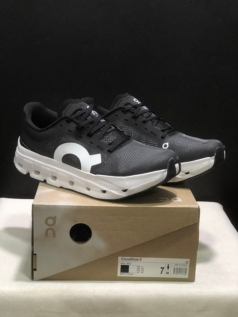 On Cloudflow 5 (Colorway 10)