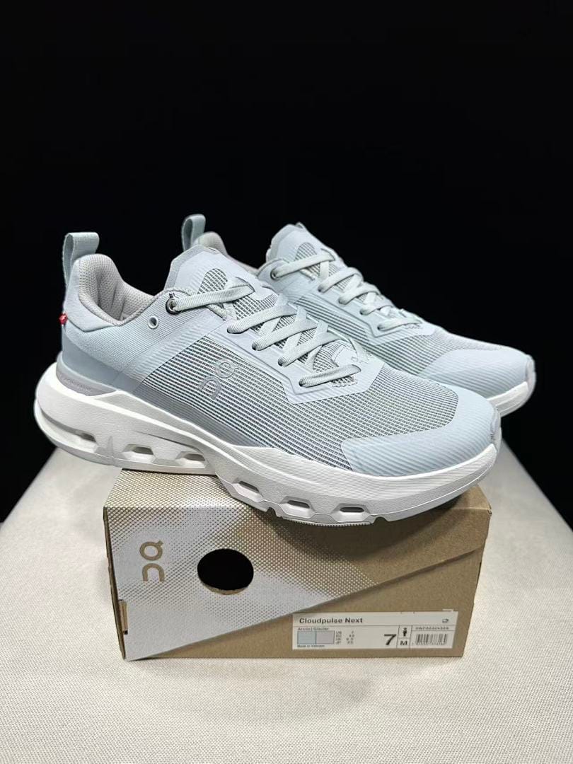 On Cloudpulse Next (Colorway 4)
