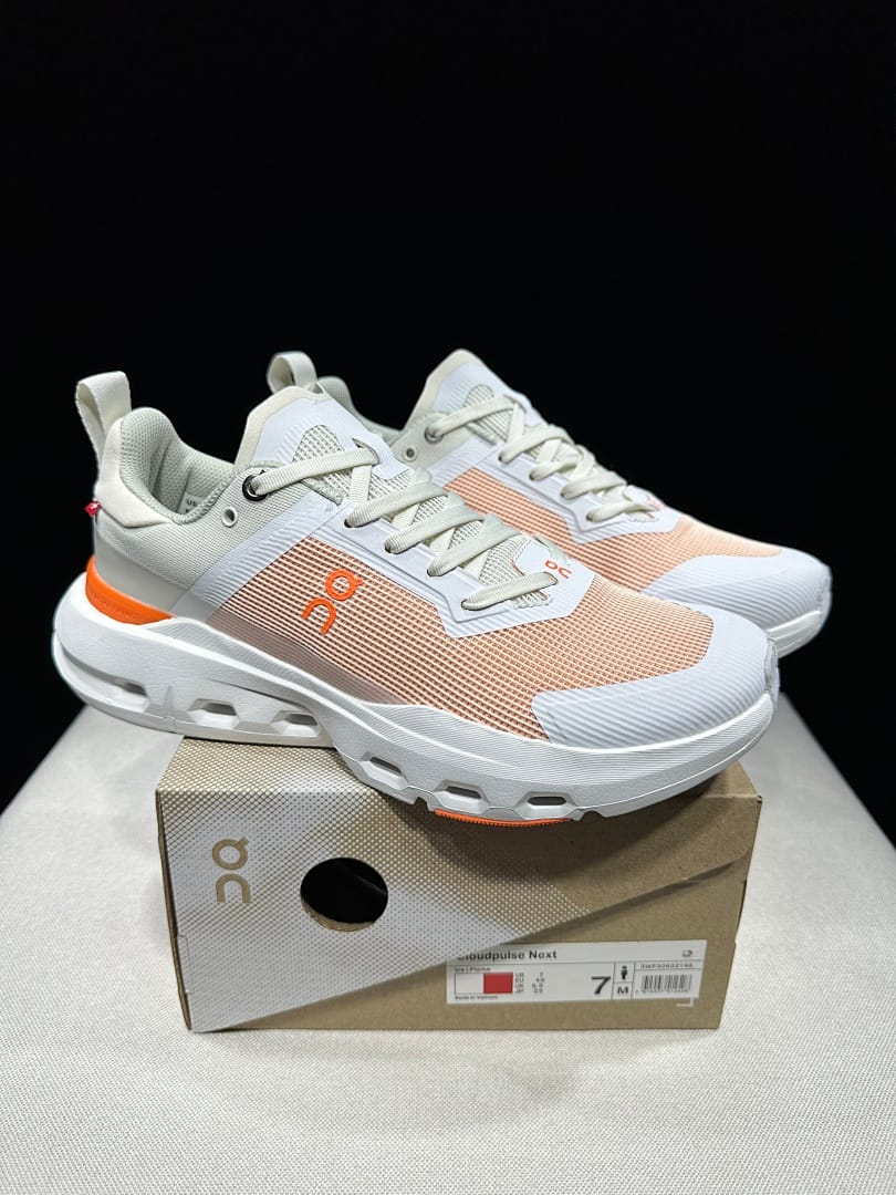 On Cloudpulse Next (Colorway 3)
