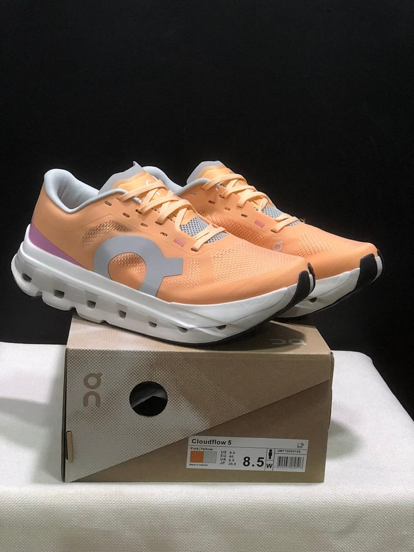 On Cloudflow 5 (Colorway 9)