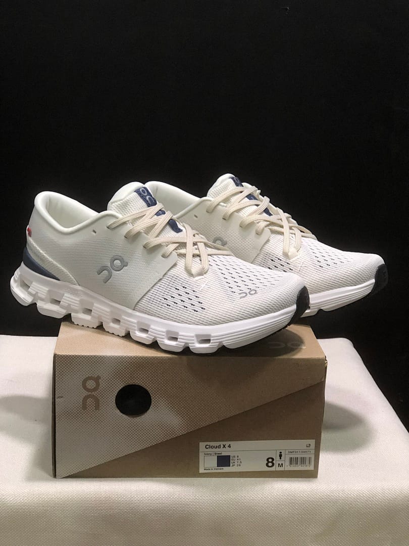 On Cloud X4 (Colorway 3)