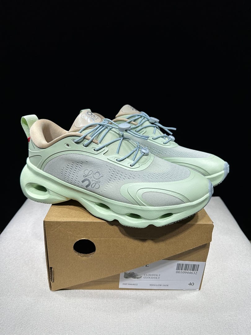 On × LOEWE Cloudventure 3.0 (Colorway 3)