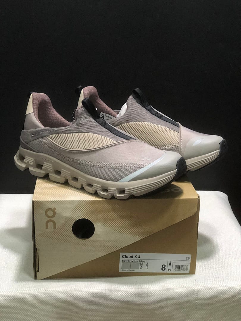 On Cloud 4 Coast (Colorway 4)
