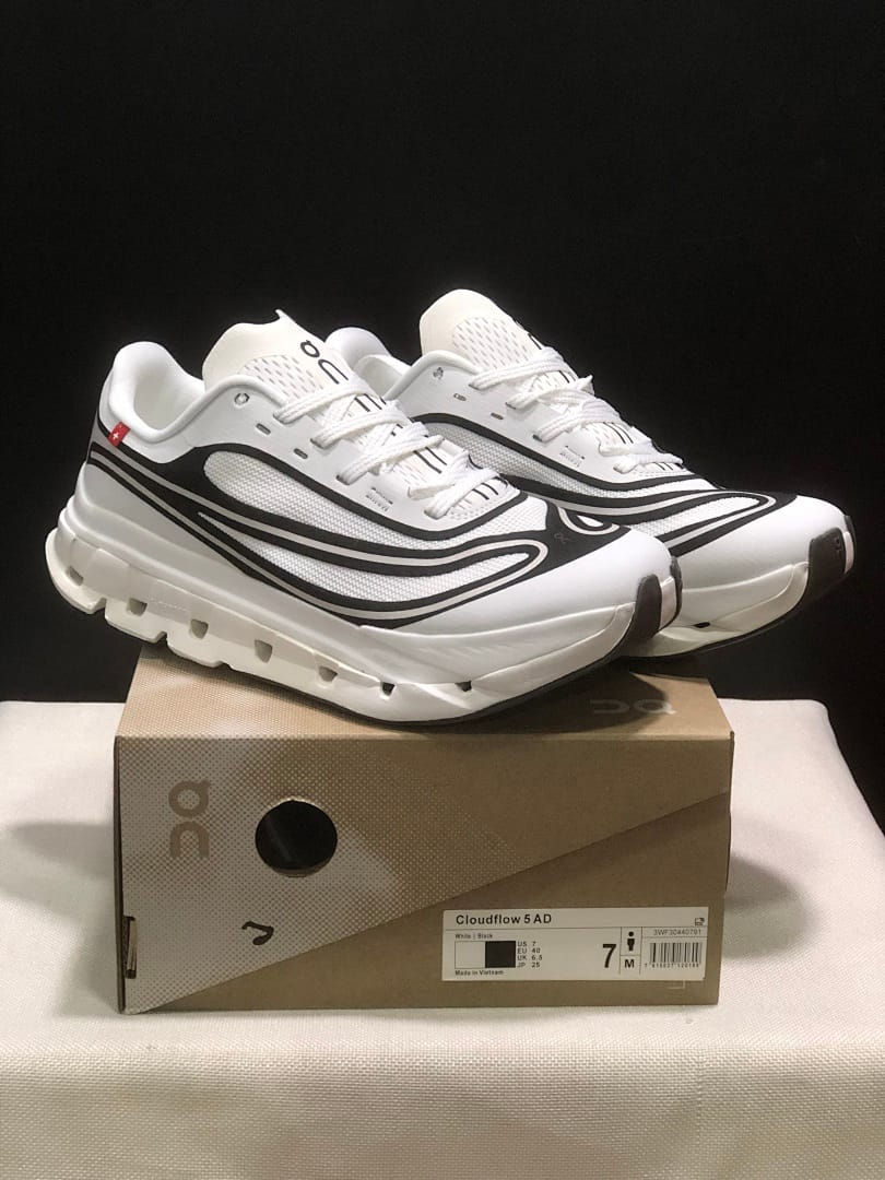 On Cloudflow 5 (Colorway 2)