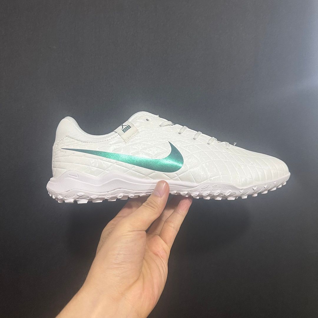 Nike Tiempo 30th V1 TF